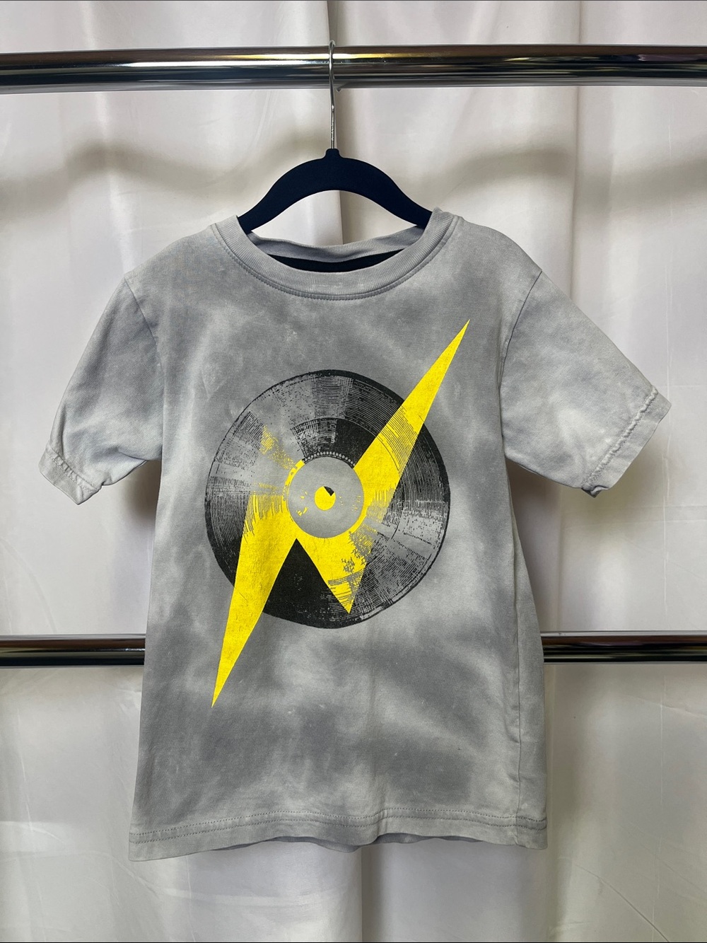 Mish boys Gray Graphic Tee with Yellow Lightning Record size 5